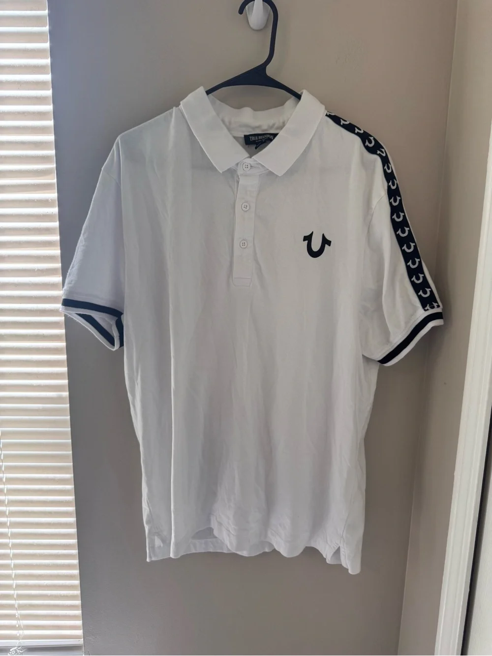 True Religion TR Logo Trim Relaxed Polo Shirt White Horseshoe Tape Top Men Large